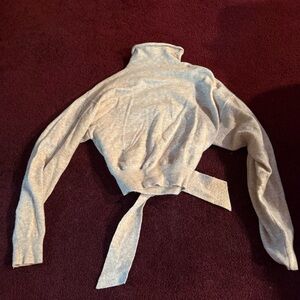 Aritzia cropped Wilfred turtleneck sweater Xs